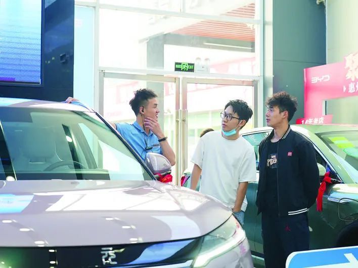 对于此次新政,张景龙认为,起码在消费者入市信心上会有推动作用,他