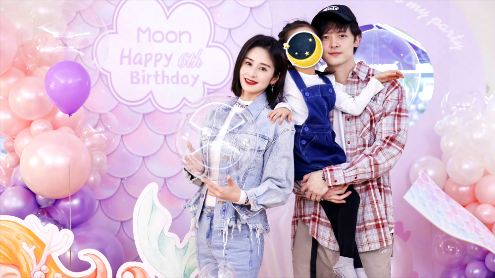 35岁颖儿一家三口庆生,男帅女美很年轻,网友:蛋糕钱一人一半?