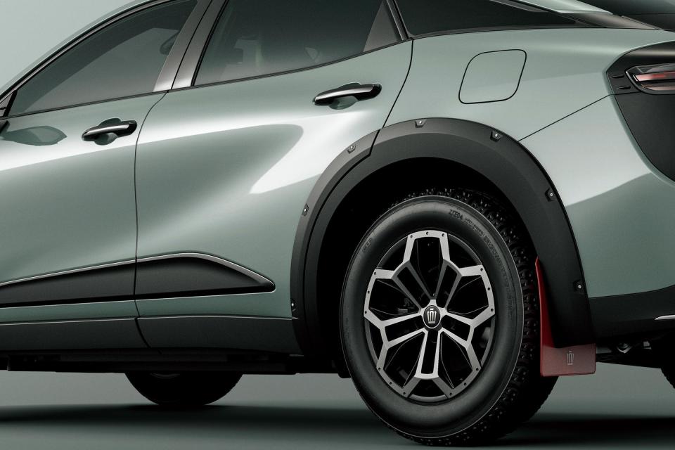 彻底不认识了!丰田"皇冠"越野版正式发布,出厂配全地形轮胎_腾讯新闻