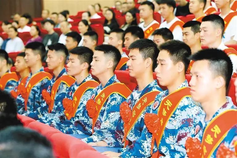仪式暨西安市2024年度空军飞行学员陕西省空军青少年航空学校7月11日