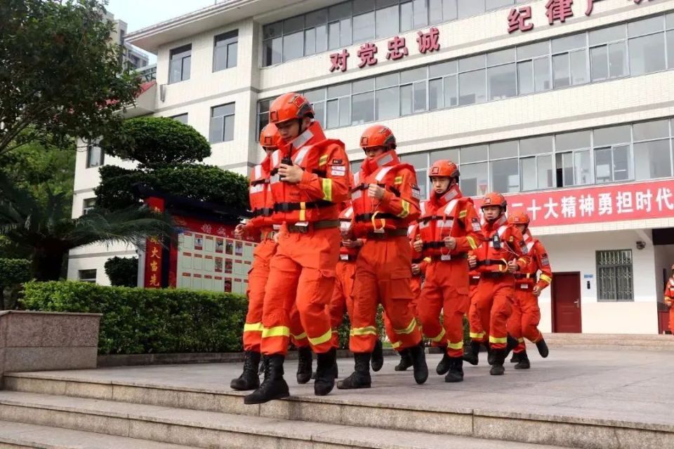 防汛演练励精兵 未雨绸缪保平安