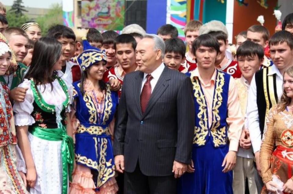 俄罗斯哈萨克族人口图片