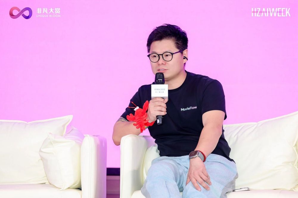 AI漫剧收入破亿，编剧薪资猛涨：AI抢不走饭碗，反而让人才更贵了 · 原文图片 1