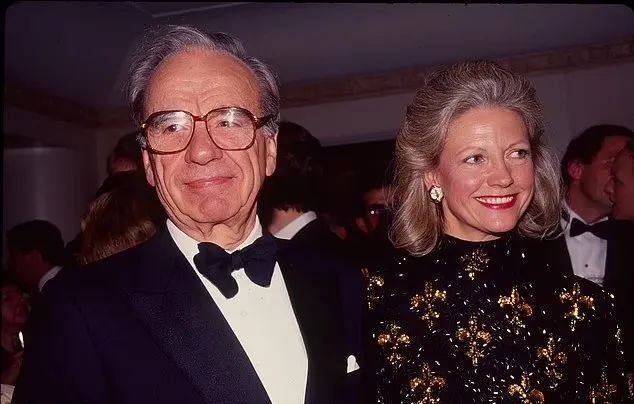 同年,默多克与第二任妻子安娜结婚,这段婚姻持续到1999年.