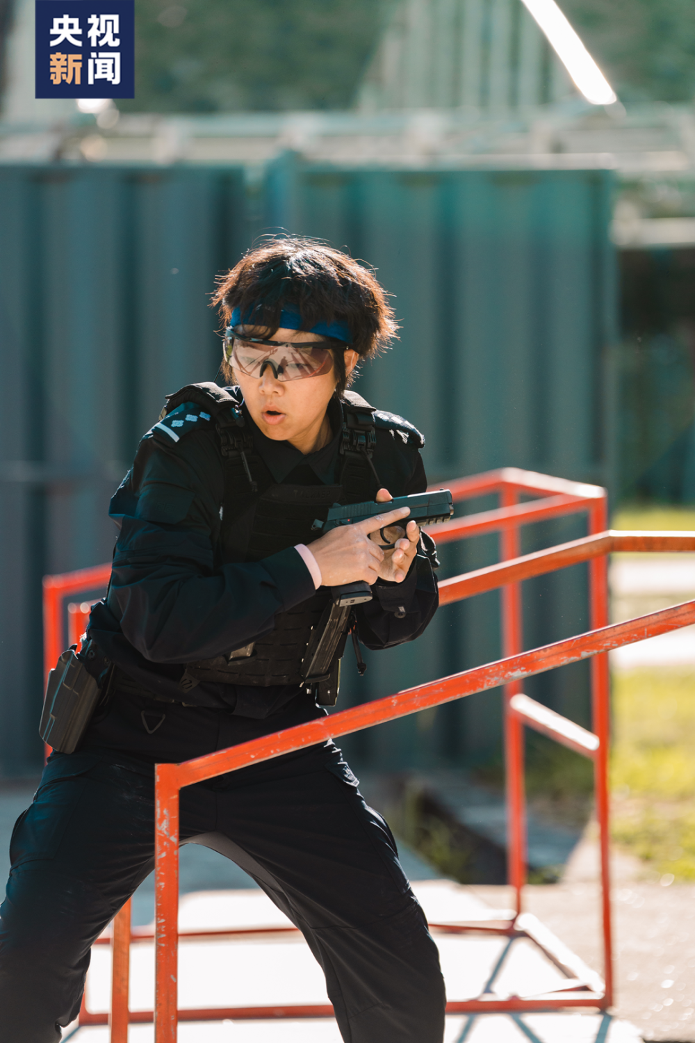 这位女神枪手,太飒了