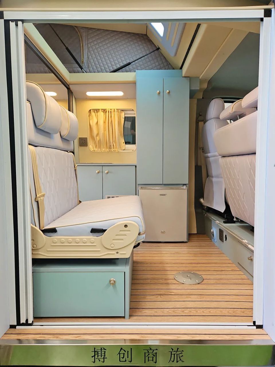 16万就能拥有一辆配置丰富的露营车,搏创商旅v80升顶房车帮您实现房车