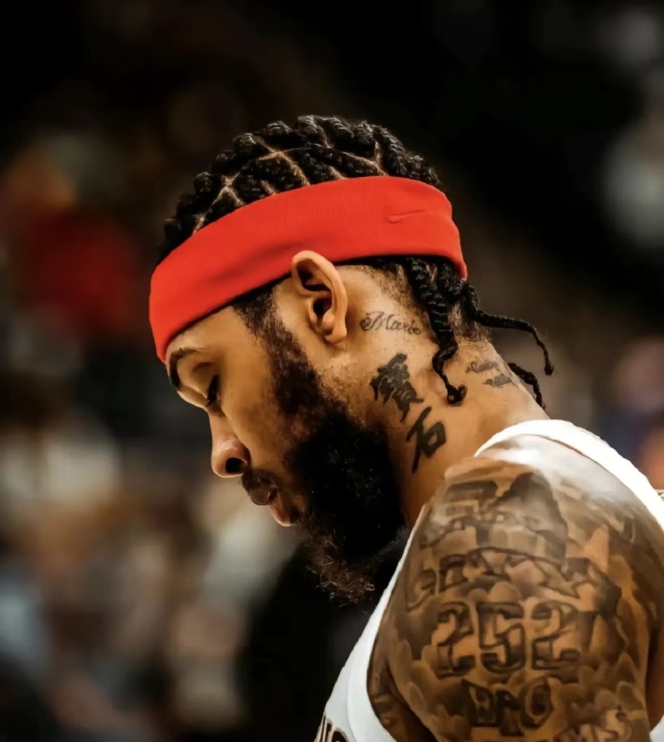 孤独和无助总是围绕着英格拉姆,这位在ncaa叱咤风云的球员,在nba受尽