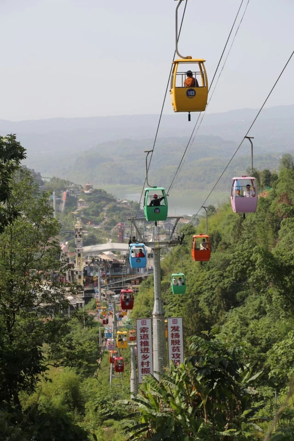 重庆轨道交通15号线礼学路车站主体结构封顶_腾讯新闻