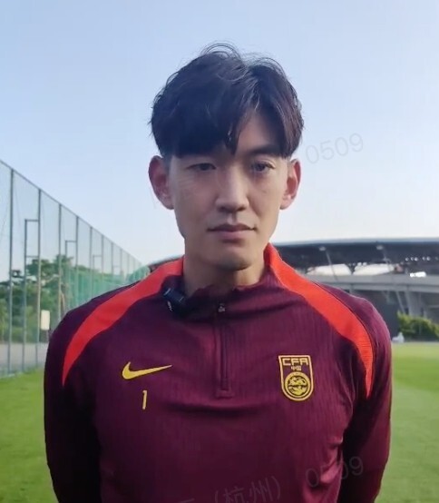 颜骏凌：比赛对年轻球员有锻炼价值，需去适应日韩球员的比赛节奏