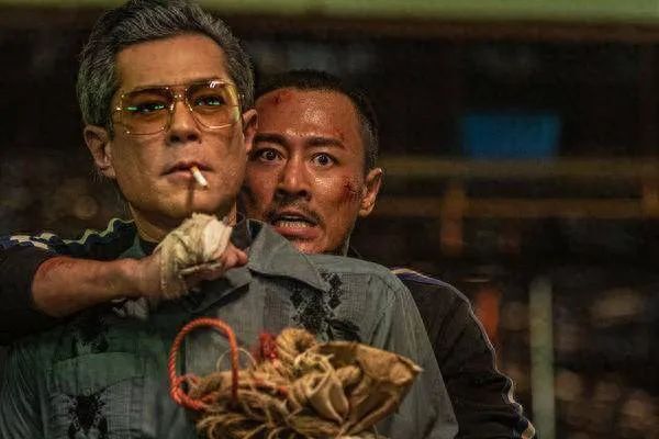 《九龙城寨》:郭富城抱错了吴京的娃