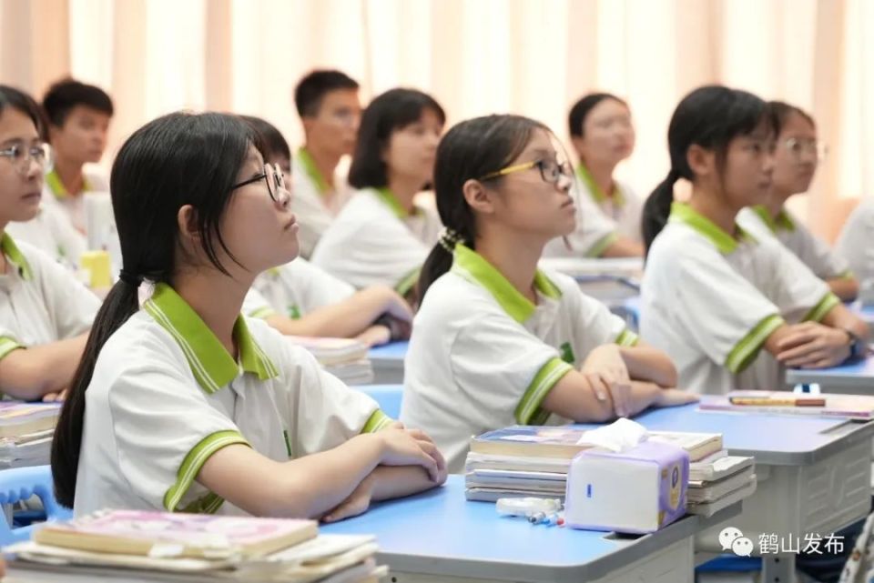鹤山市职业技术学校新校区开学迎新!现场直击