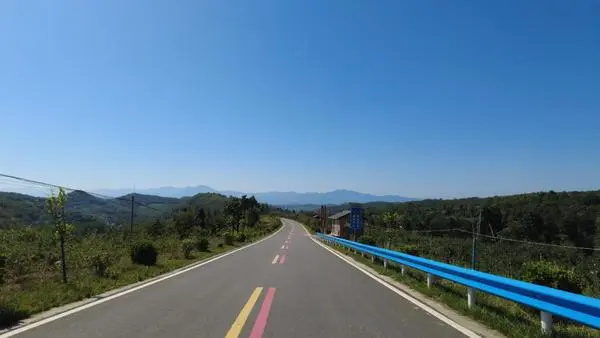 并成功举办了2021 年中国公路自行车联赛和 2021年河南省公路自行车