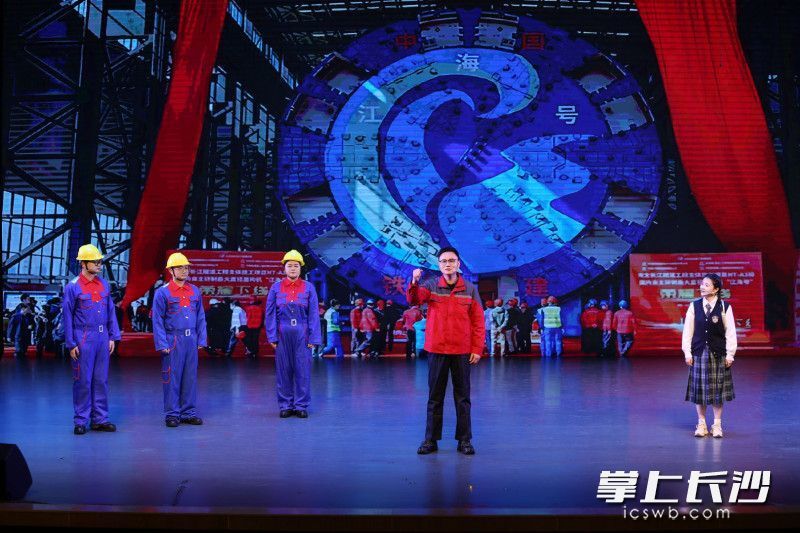 幸福花儿开 同庆幸福年丨组图_腾讯新闻