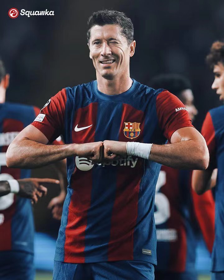 前22场数据跳水莱万在巴萨步履蹒跚