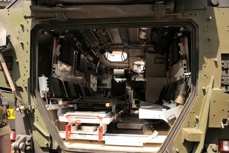 装甲车内部图片 腾讯网