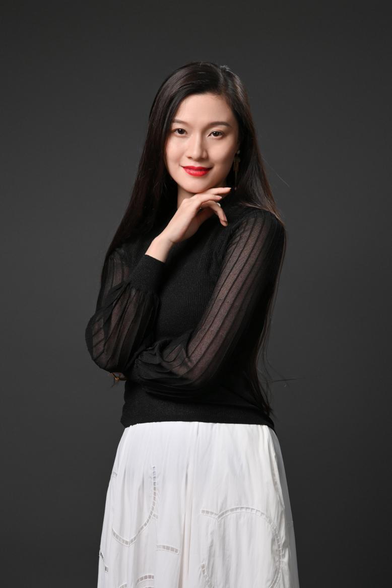 张冉在《牡丹亭》90后昆曲演员张冉出生于山东,10岁学艺,最初学的是