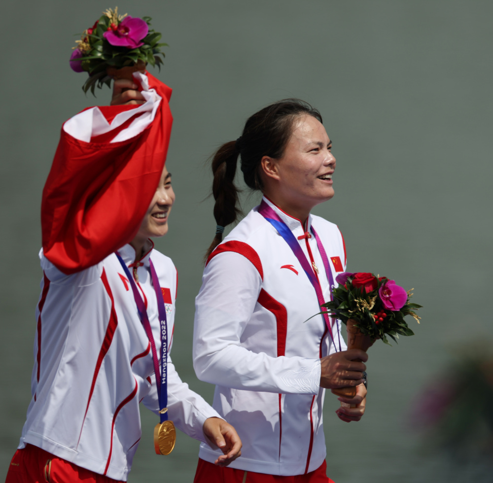 皮划艇静水——孙梦雅/徐诗晓夺得女子500米双人划艇冠军(2)