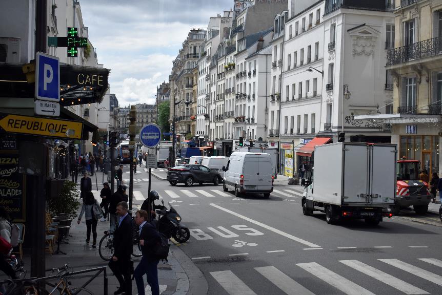 巴黎机场全是中文,商场能用微信支付宝,法国与中国的关系有多深