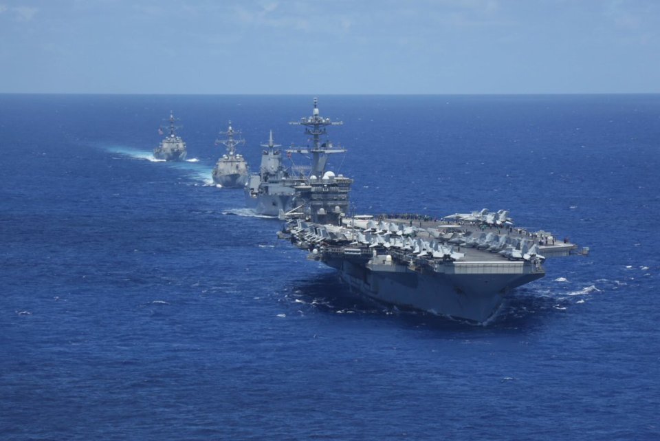 美军在中东集结重兵！双航母打击群正在赶来，F-15、主战坦克已部署到位，接下来会发生什么？_腾讯新闻