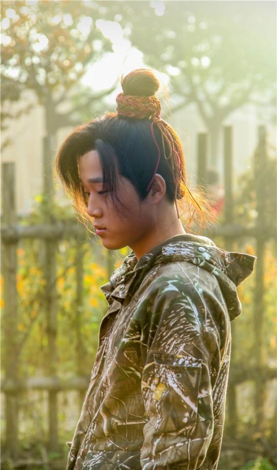 青年导演闫志鹏的电影一撇一捺屡获国际奖项