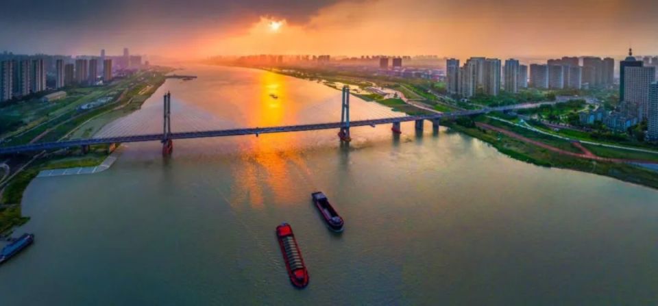 今天,《安徽日报》整版关注蚌埠!