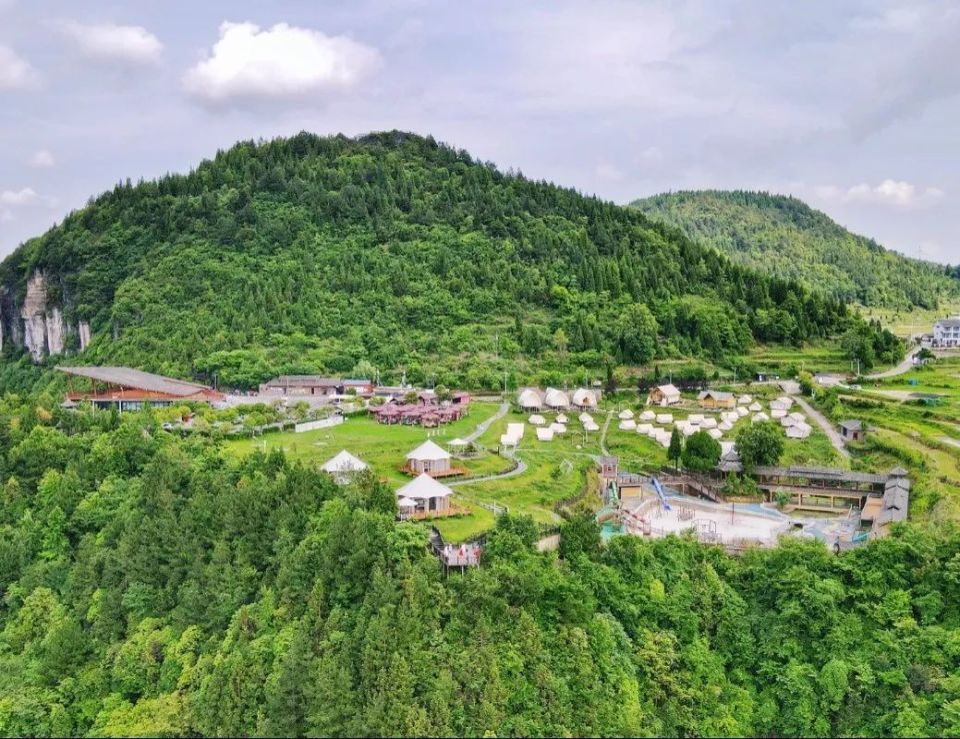 就来贵州来场chill露营,轻松实现"随地大小躺"