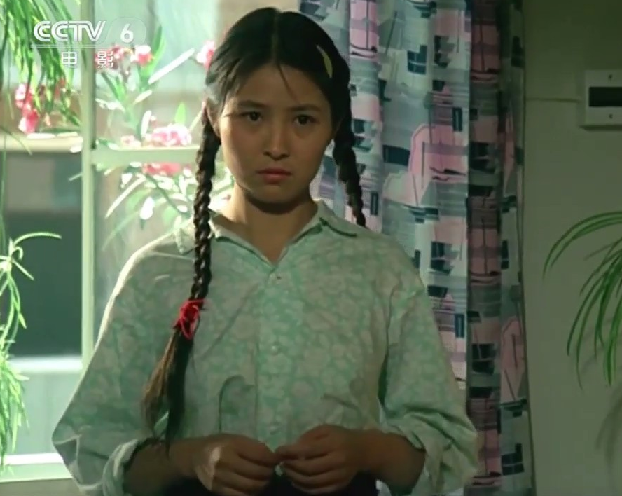 《上海一家人》主演李羚近照曝光,昔日清纯女星,如今65岁酒窝仍醉人