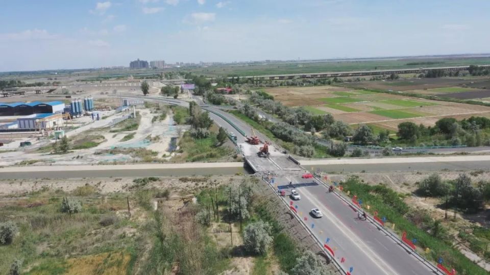 五家渠-乌鲁木齐机场公路项目启动"百日会战"