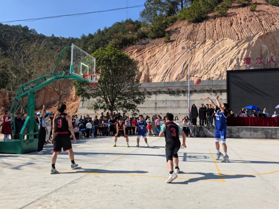 梅州市丰顺县潭江镇首届村ba篮球赛火热开赛