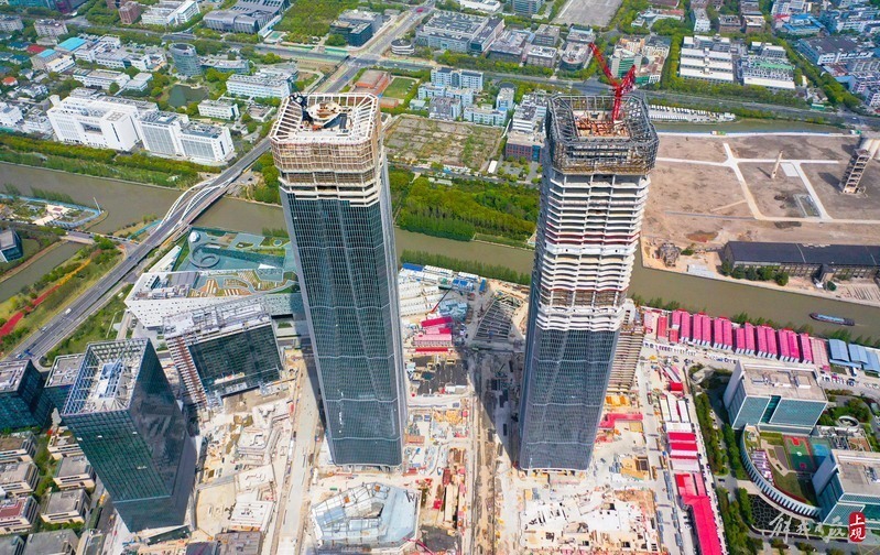 320米沪上最高双子塔张江科学之门完成双封顶