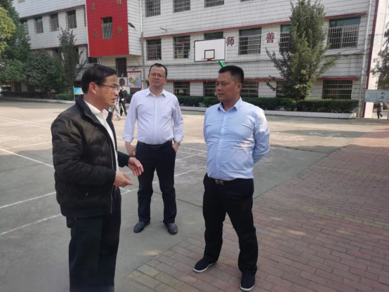 临川区委教育体育工委书记,区教育体育局局长乐勤光到