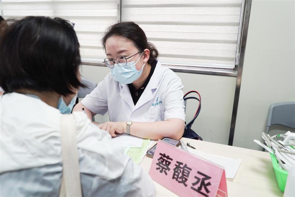 "2024湖北儿童健康行"下沉至黄石三地,武汉妇儿专家组团义诊救助受热