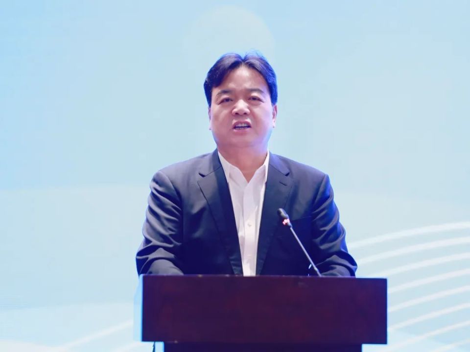 新区与华泰证券签署战略合作协议