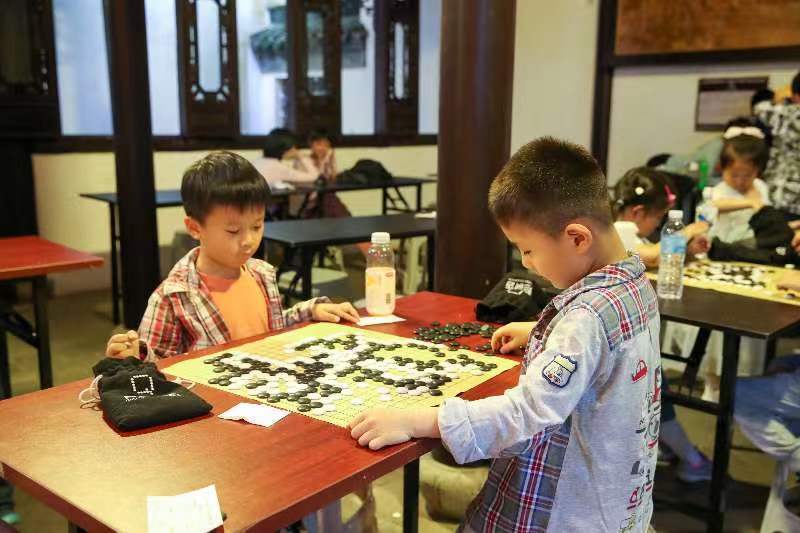 传承育新苗,第九届"育苗棋语"杯上海市少儿围棋大赛在醉白池公园举办