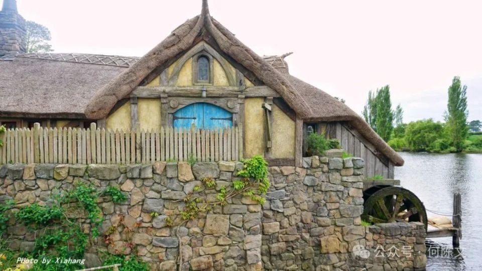 是一个严守的商业秘密,唯一例外的是霍比特人居住的小镇——霍比屯