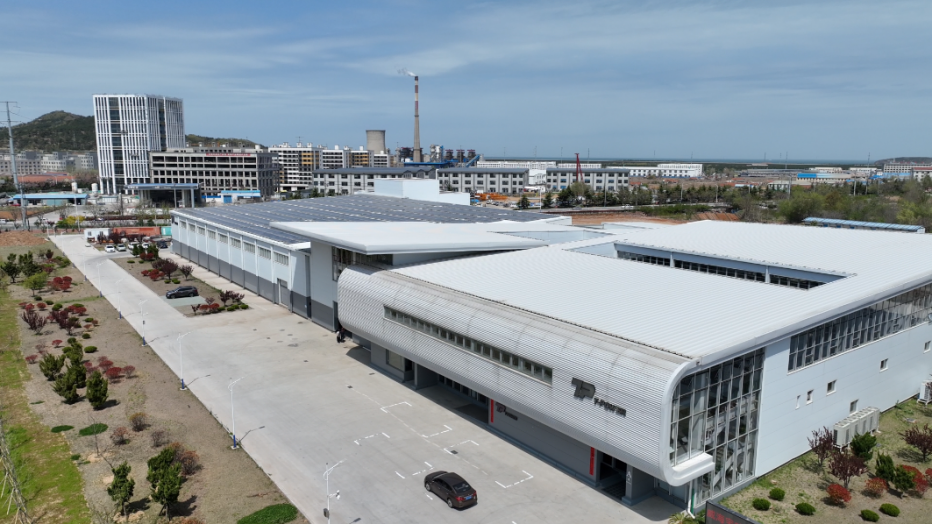 专精特新看中国丨威海宝威新材料会学习的机器人上岗智能工厂