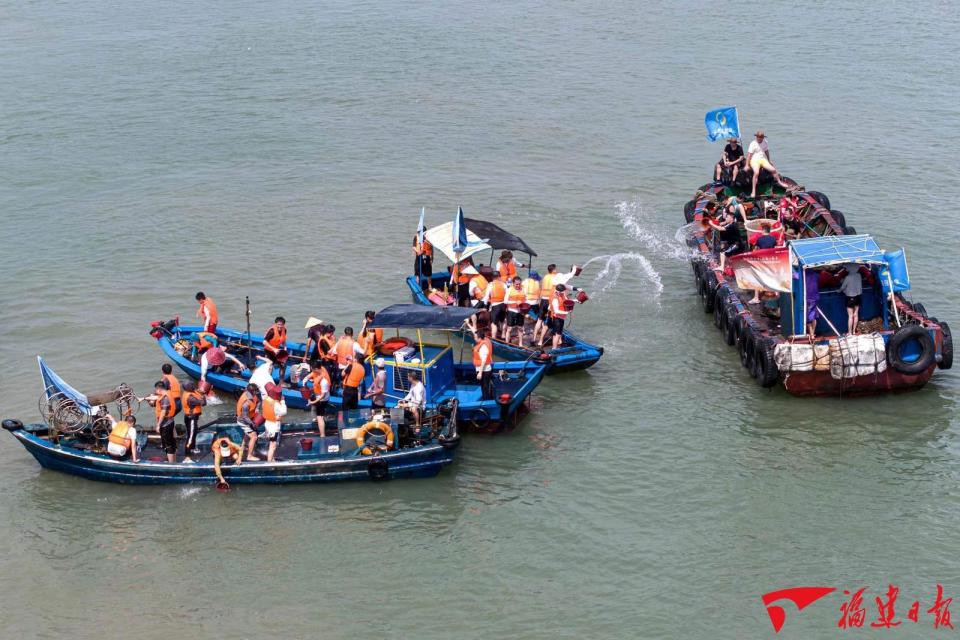 第十八届闽台对渡文化节暨蚶江海上泼水节开幕