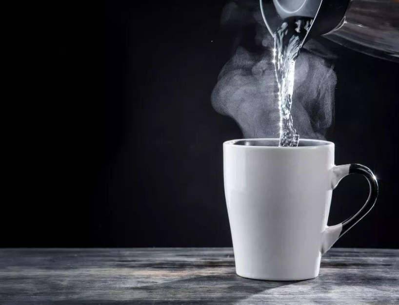 为什么有的人爱喝开水?关于"阴阳水,千滚水"的说法是真的吗?真相来了