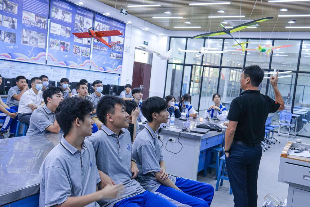 视频侨中新高一开设空天智能实验班自主招生面向全市招收29人