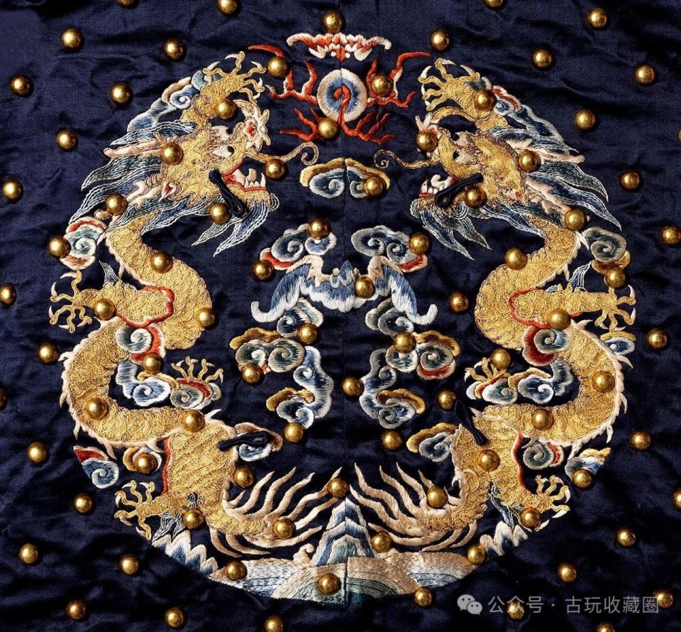 清中期 御制石青缎盘金绣团龙纹大阅甲