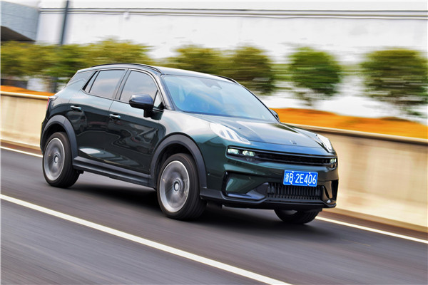 三缸变四缸试驾全新领克06remix年轻人都爱的小钢炮