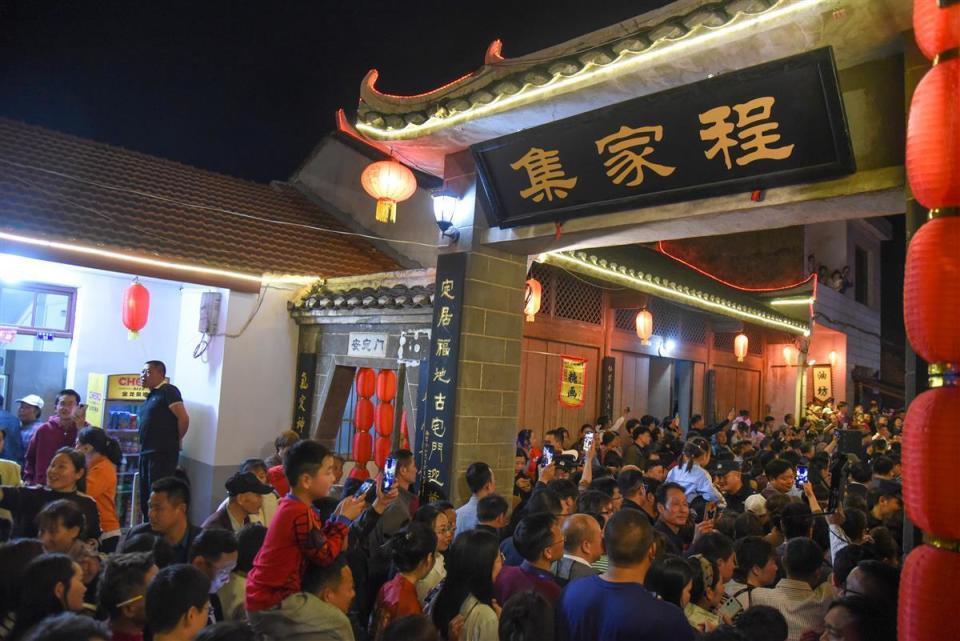 程集古镇上演七彩浪漫游,2024年监利春季文化旅游季拉开大幕_腾讯新闻