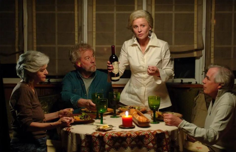 《远离她》剧照故事少见地主要由男性视角展开.