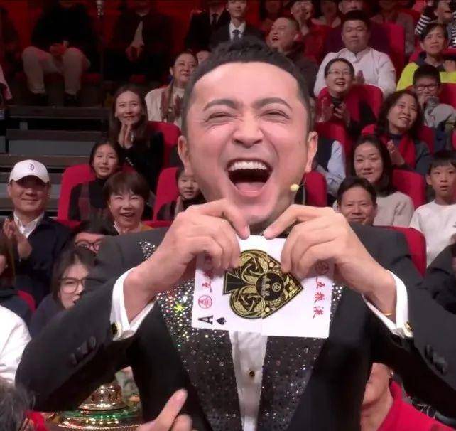 璀璨元宵夜,汪文斌点赞《烟火尽繁华》,小尼的牌也对上了_腾讯新闻