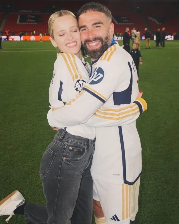 太阳报:何塞卢和卡瓦哈尔的妻子是双胞胎姐妹