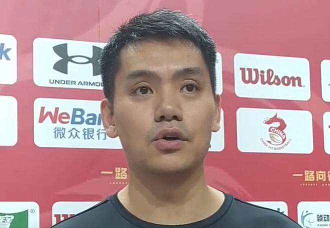 中国三人篮球男队主教练王占宇接受采访,谈备战奥运会