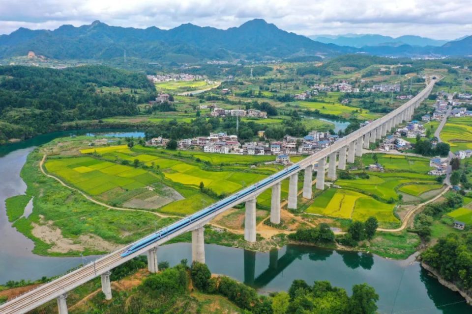 黔南为贵南高铁保驾护航