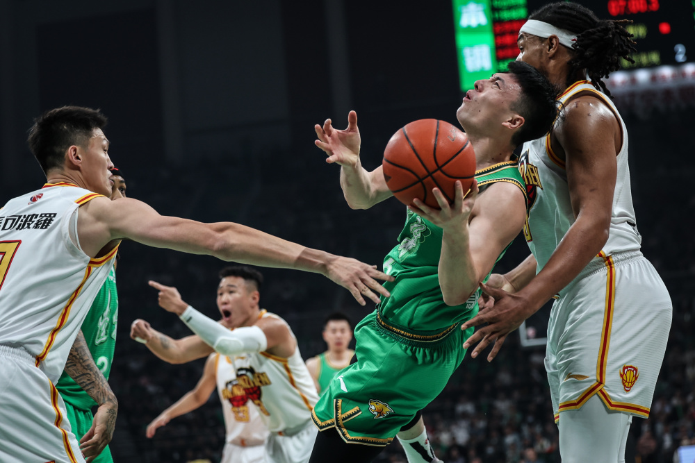 篮球——cba季后赛:辽宁本钢胜深圳马可波罗