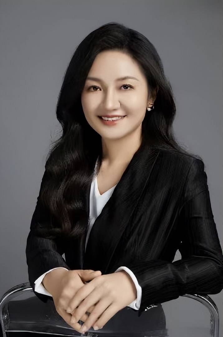 起亚汽车市场部部长杨蓉蓉:深耕中国市场 加速向电动化品牌转型_腾讯