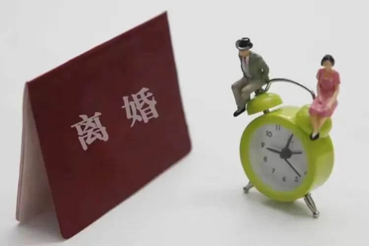 夫妻离婚都不要长女,法院:不准离